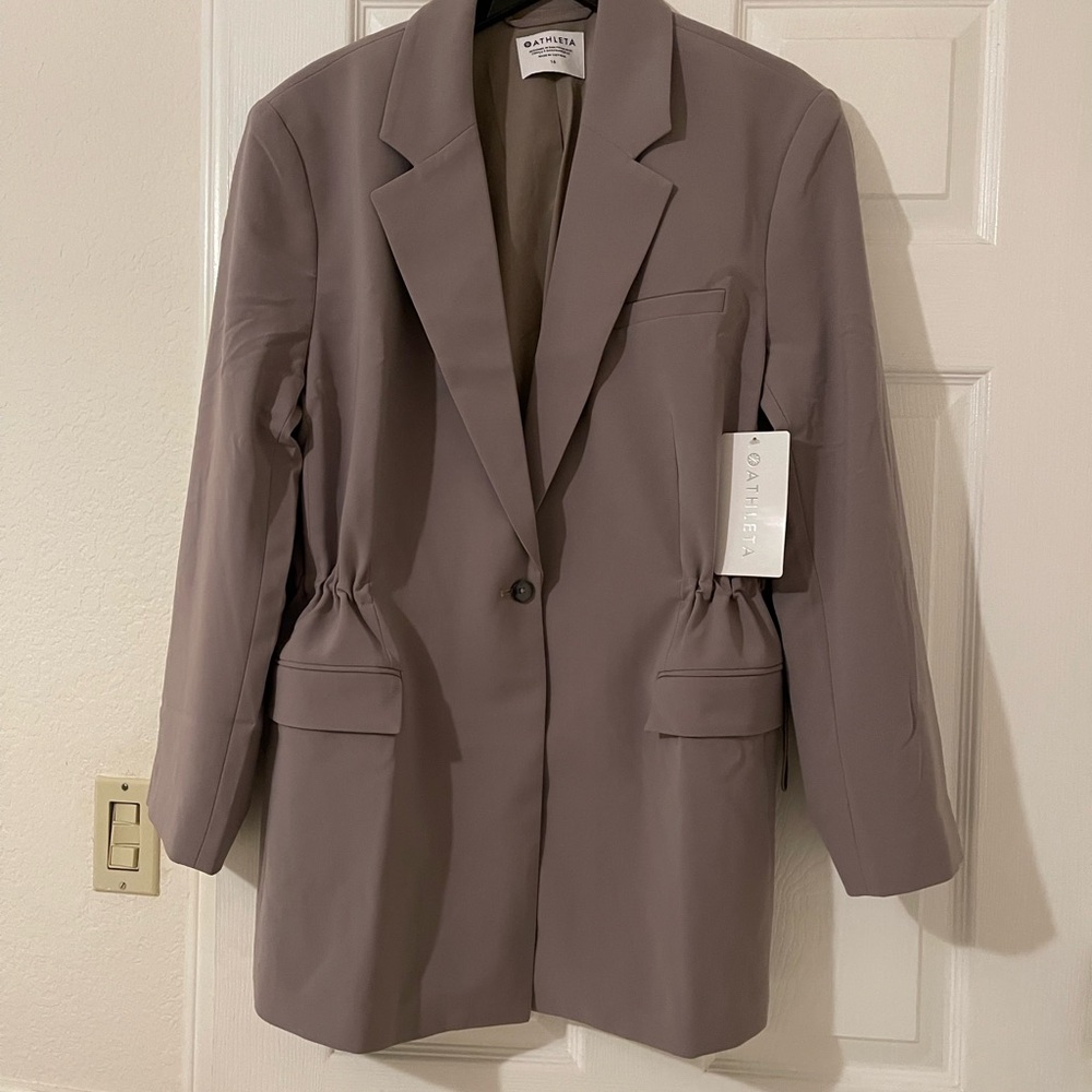 Athleta MVP Blazer . suitable for both work and casual outings. versatile design - Picture 8 of 16